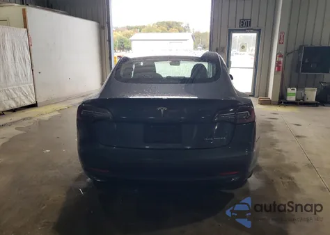 2020 Tesla Model 3 z USA, uszkodzony, nr VIN 5YJ3E1EB6LF663707